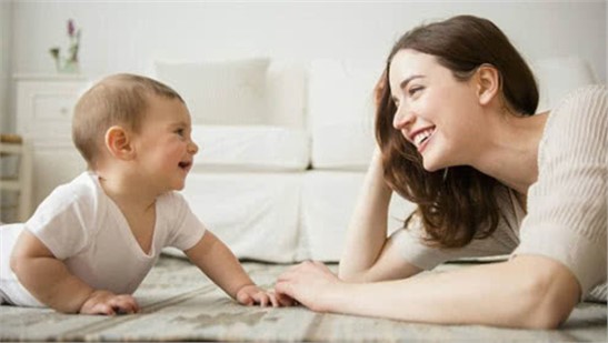 要想寶寶聰明，走路穩(wěn)當，該如何做