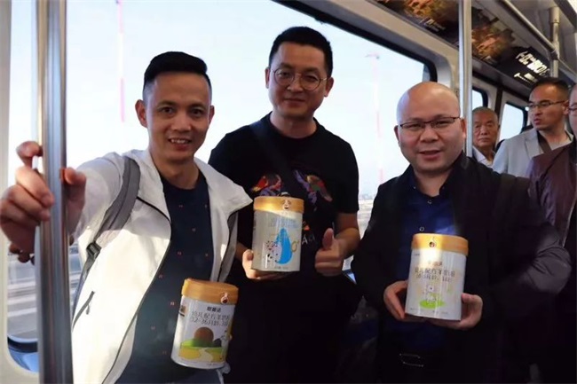 嬰商國際集團(tuán)甘濤董事長和部分VIP客戶正式開啟為期10天的歐洲豪華游！